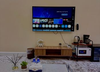 استديو بسرير ماستر وجلسة مريحة