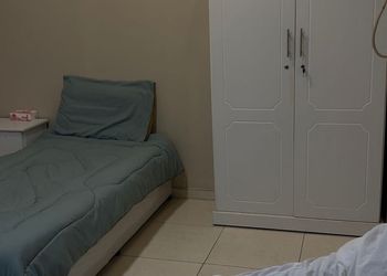 شقة بصالة وغرفتين نوم 