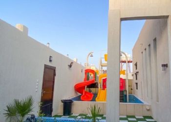 شاليه بمسبح وجلسة خارجية