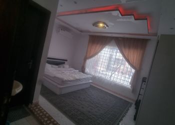 شاليه قسمين مسبح ملاعب ومسطحات