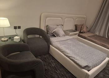 استديو بسريرين مفردة ودخول ذاتي 