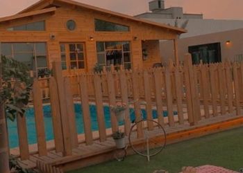 شاليه بمسبح والعاب مائية 