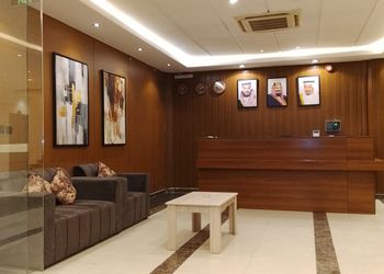 استديو بأثاث مريح وبسيط 