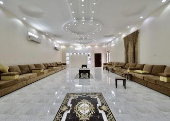 استراحة بملعب كرة طائرة وجلسة 