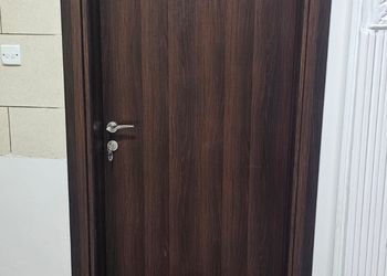 استديو غرفه ب 4 اسره مفرده 