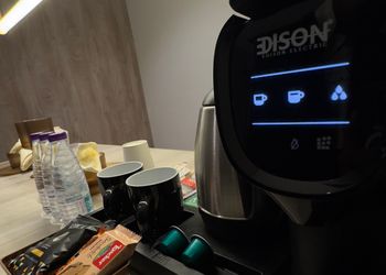  استديو عصري بطابع دافئ