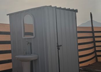 مخيم بألعاب أطفال