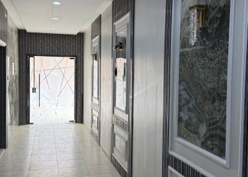 استديو بأثاث مريح وبسيط 