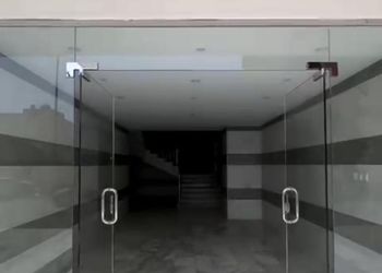 شقة أنيقة وحديثة غرفة وصالة