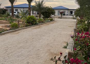 استراحة بجلسة خارجية واجواء ممتعة