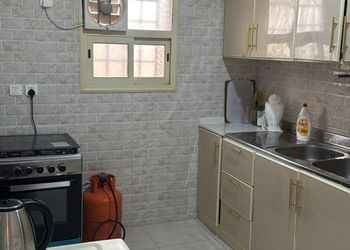 استديو أنيق بغرفتين واثاث هادئ
