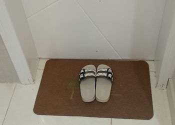 شقة بغرفة معيشة وغرفة نوم 