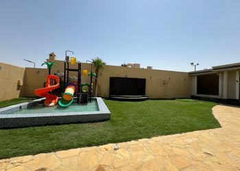 شاليه بمجلس ومسبح داخلي 
