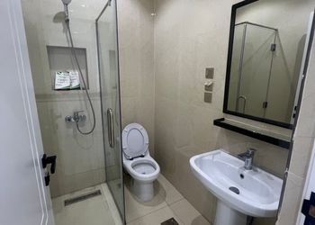 استديو بسرير ماستر  وبأثاث بسيط 