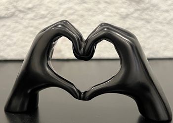 استديو بأثاث مريح وبسيط 