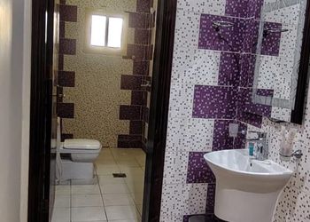 3 غرف ومطبخ وحمامين