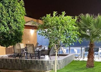 شاليه بألعاب أطفال مائية و مسبح