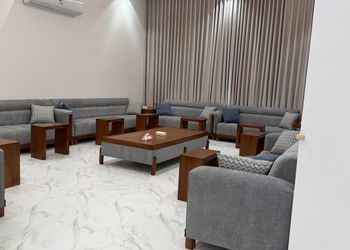 استراحة بمجالس واسعة وأثاث مريح 