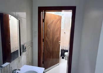 شقة بثلاث غرف نوم وصالة