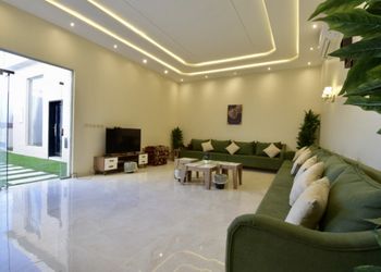 شاليه بجلسة خارجيه وركن شواء