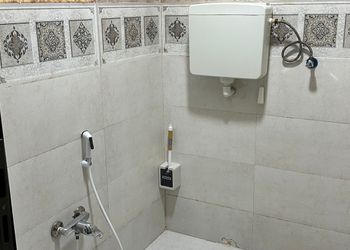 استديو بأثاث مريح وبسيط 