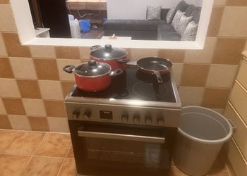 شقة بصالة انيقة وغرفتين نوم