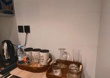 استديو باثاث مريح وبسيط