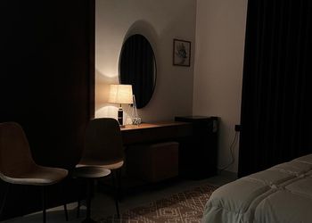 استديو بسرير ماستر وأثاث مريح 