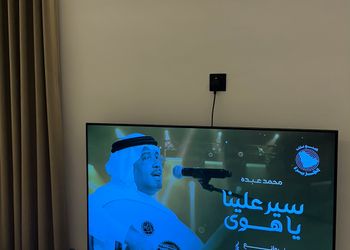 استديو بأثاث مريح وبسيط 