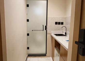 استديو بسرير ماستر وجلسة جانبية 