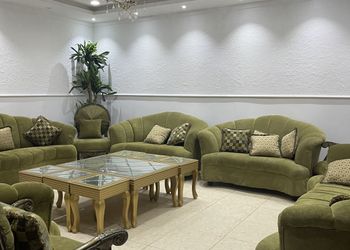 استراحة بجلسات واسعة