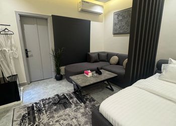 استديو هادئ بدخول ذاتي