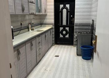 شاليه بمسطح اخضر وجلسة خارجية 