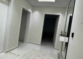 شقة بصالة بتصميم أنيق  دخول ذاتي