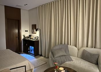 استديو بتصميم هادئ ودخول ذاتي