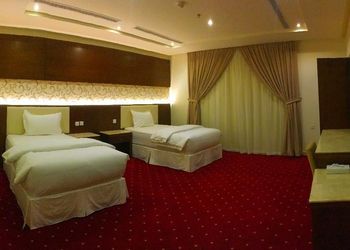 شقة بغرفتين نوم وغرفة معيشة 