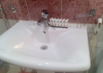 شقة بصالة جلوس وغرفة نوم 
