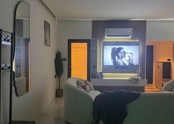 استديو بجاكوزي وكراج دخول ذاتي