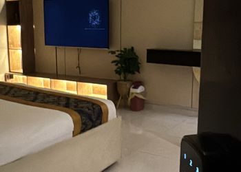استديو بسرير ماستر وجلسة جانبية