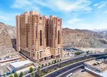 شقة بغرفة جلوس وغرفتين نوم 