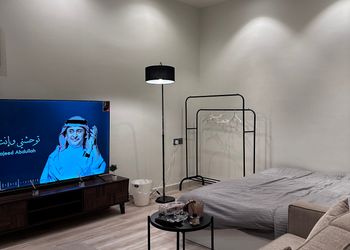 استديو بسرير ماستر وجلسة جانبية 