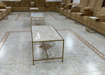 استراحة بمجالس واسعة ومسطح اخضر 