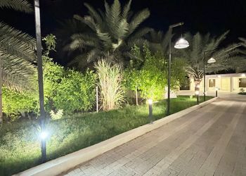 شالية بجلسة خارجية و مسبح خارجي