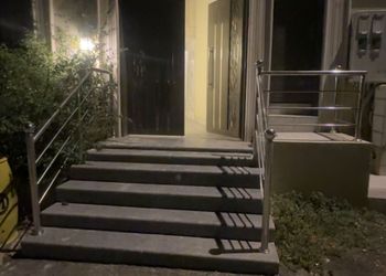 استديو بسرير ماستر وجلسة جانبية 