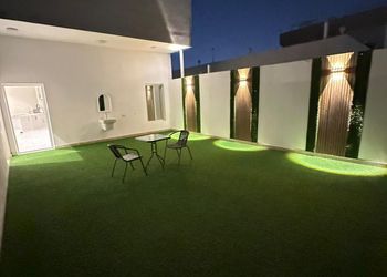 استديو بسرير ماستر وجلسة جانبية 