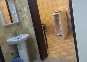 شقة بصالة وغرفتين نوم