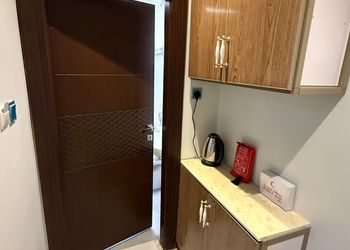 استديو بأثاث مريح وبسيط 