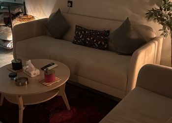استديو بسرير ماستر وجلسة جانبية
