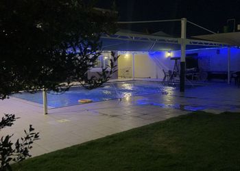  شاليه واسع بمسبح كبير 