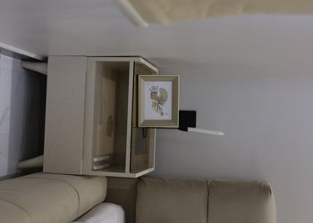 استديو بأثاث مريح وبسيط